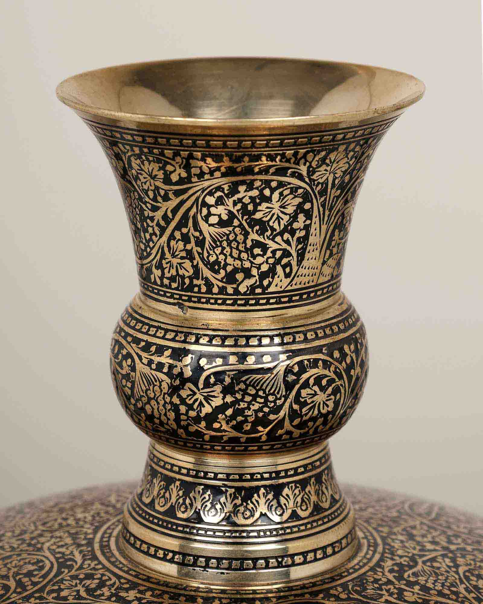 Gulzar Vase By Dilshad Hussain