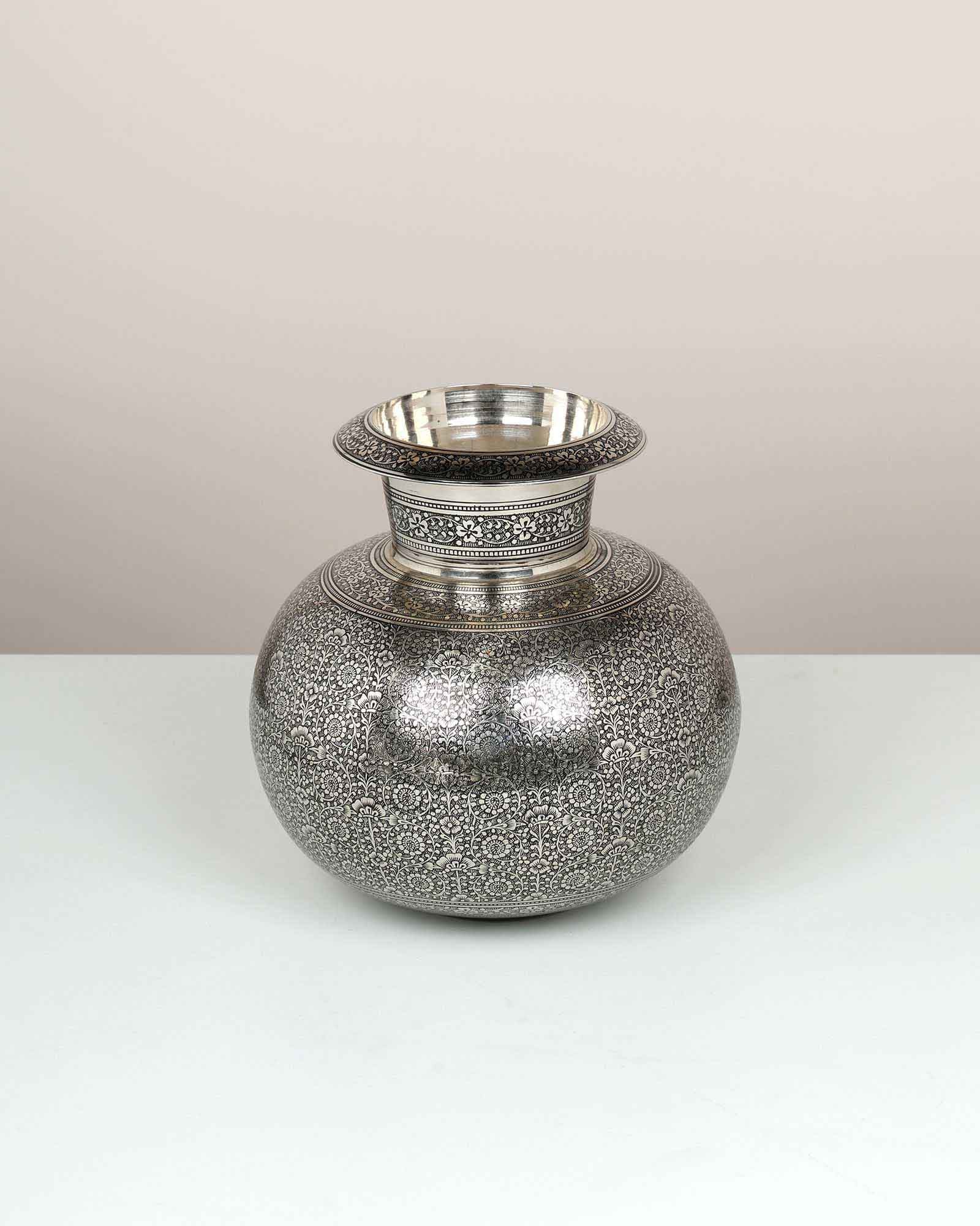 Vana Vase By Dilshad Hussain