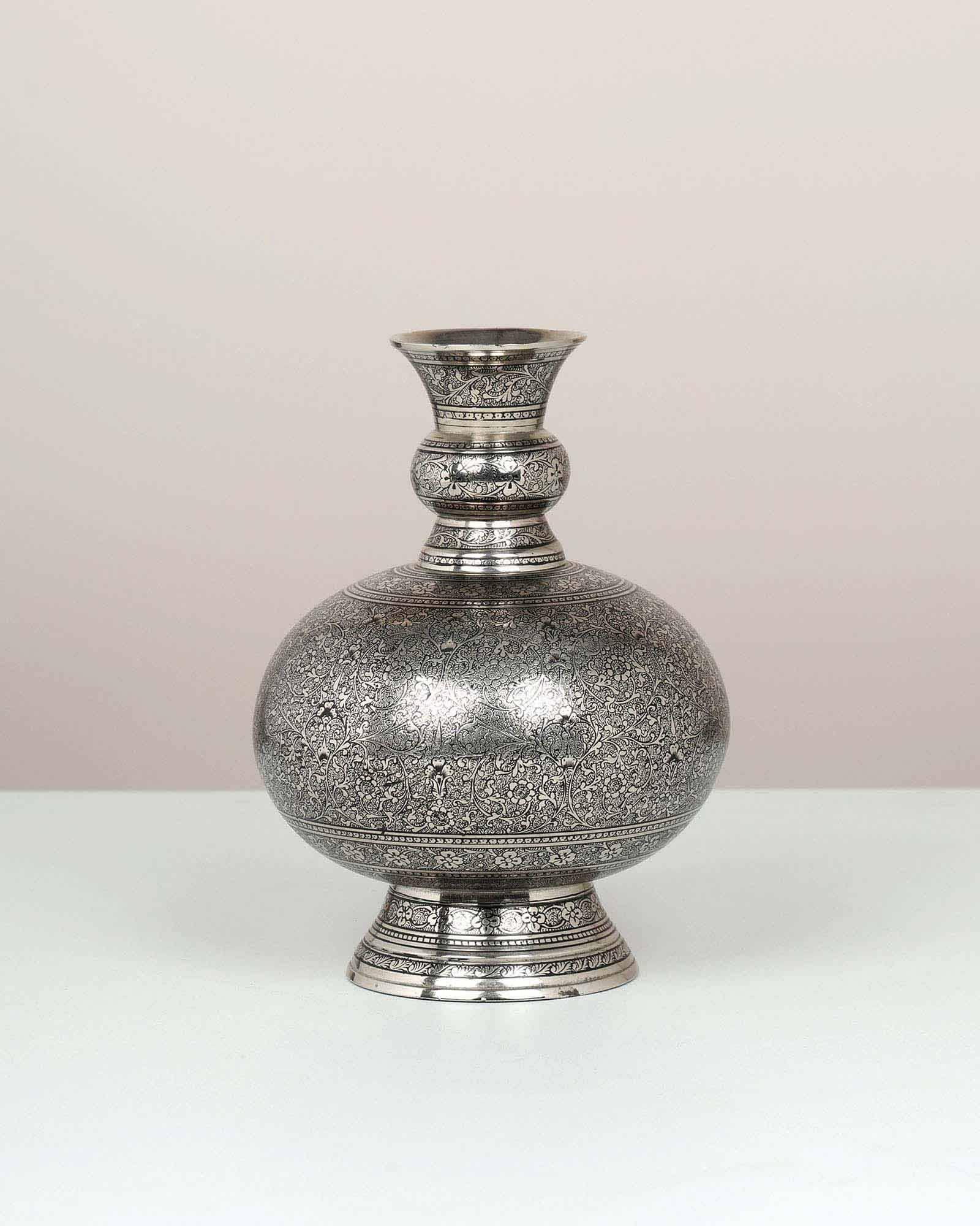 Aakara Vase – Handmade Flower Vase, Handcrafted Decorative Vase for Home Décor