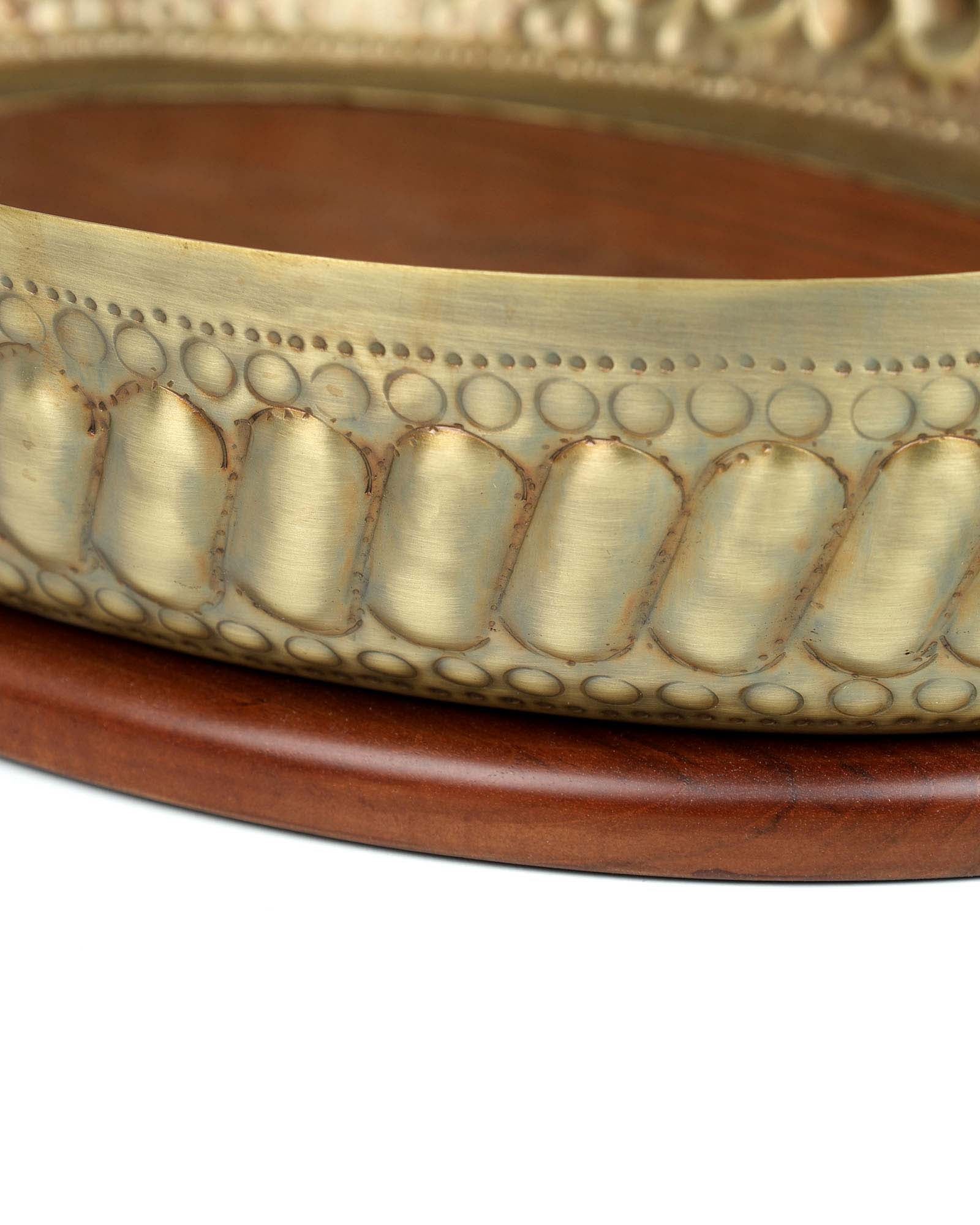 Selva Oval Tray – luxury decorative oval tray for serving and modern home décor.