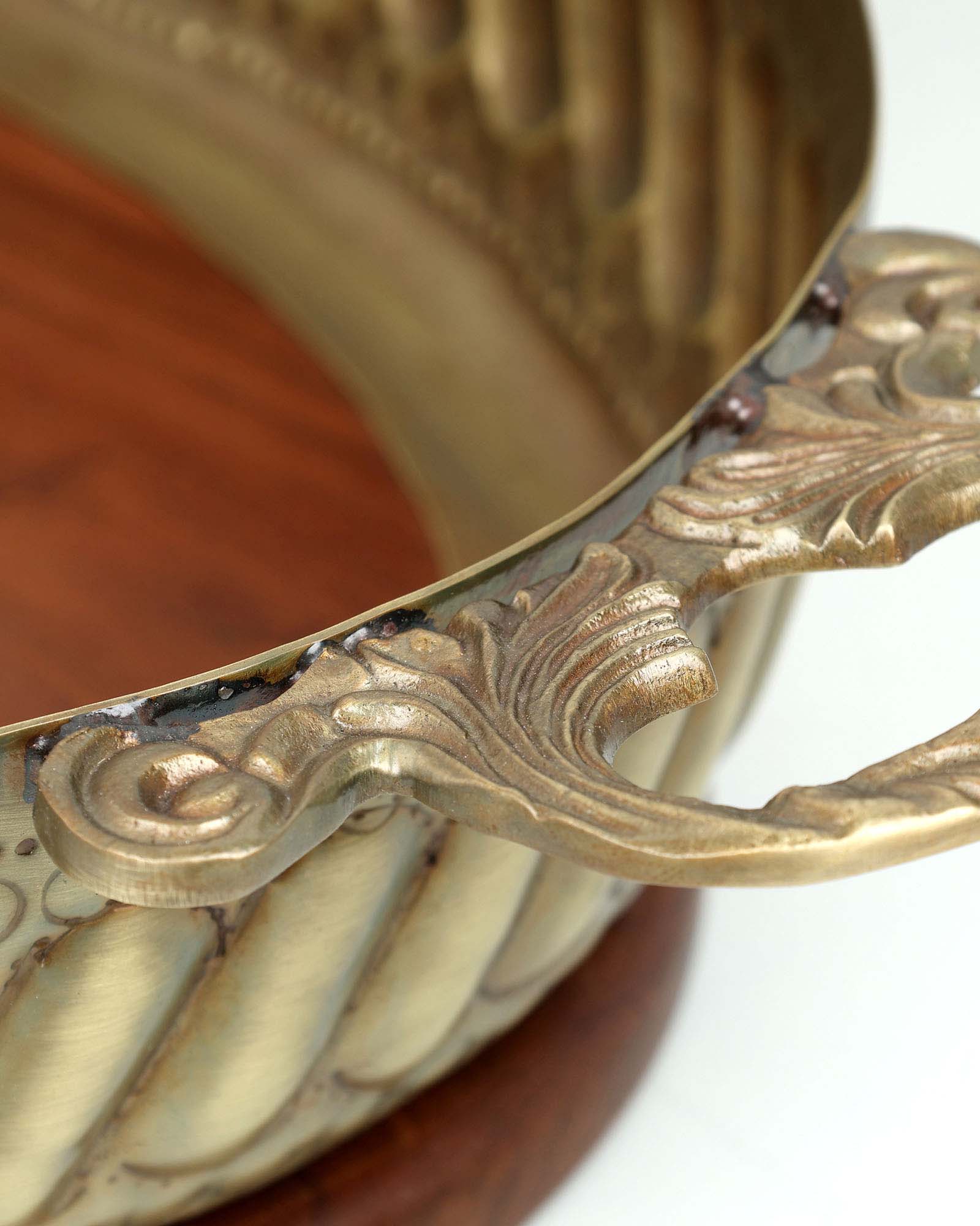 Selva Oval Tray – luxury decorative oval tray for serving and modern home décor.