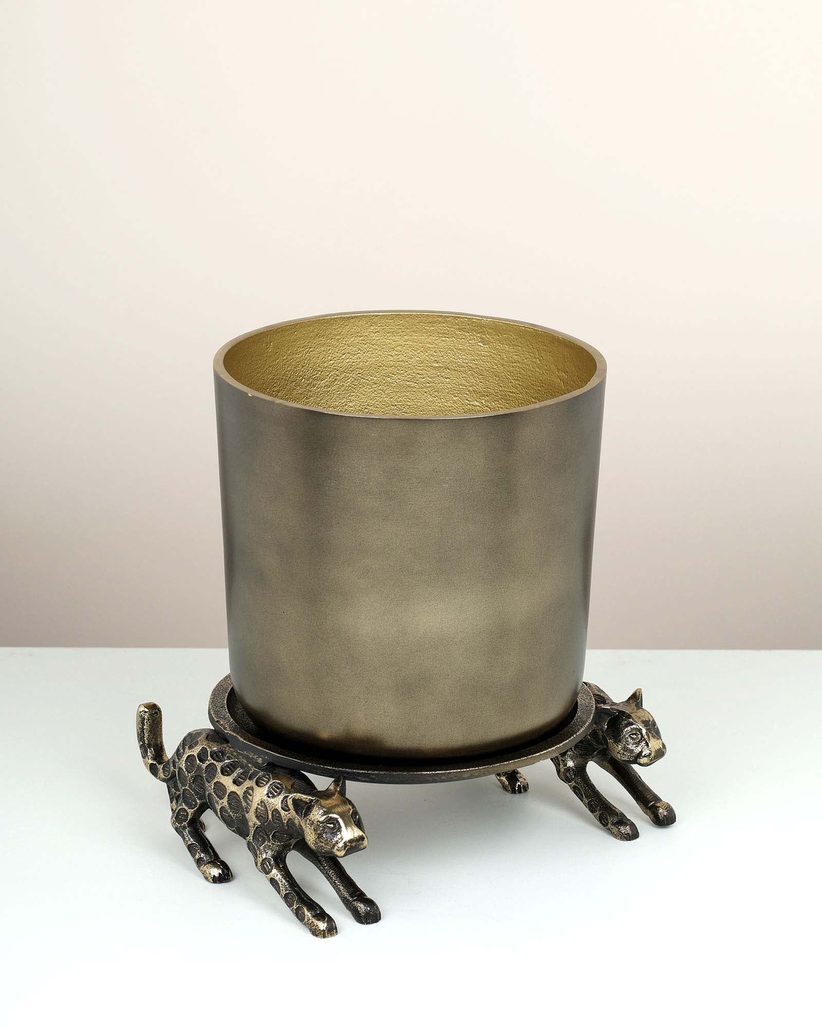 Leticia Panther Table Top Planter