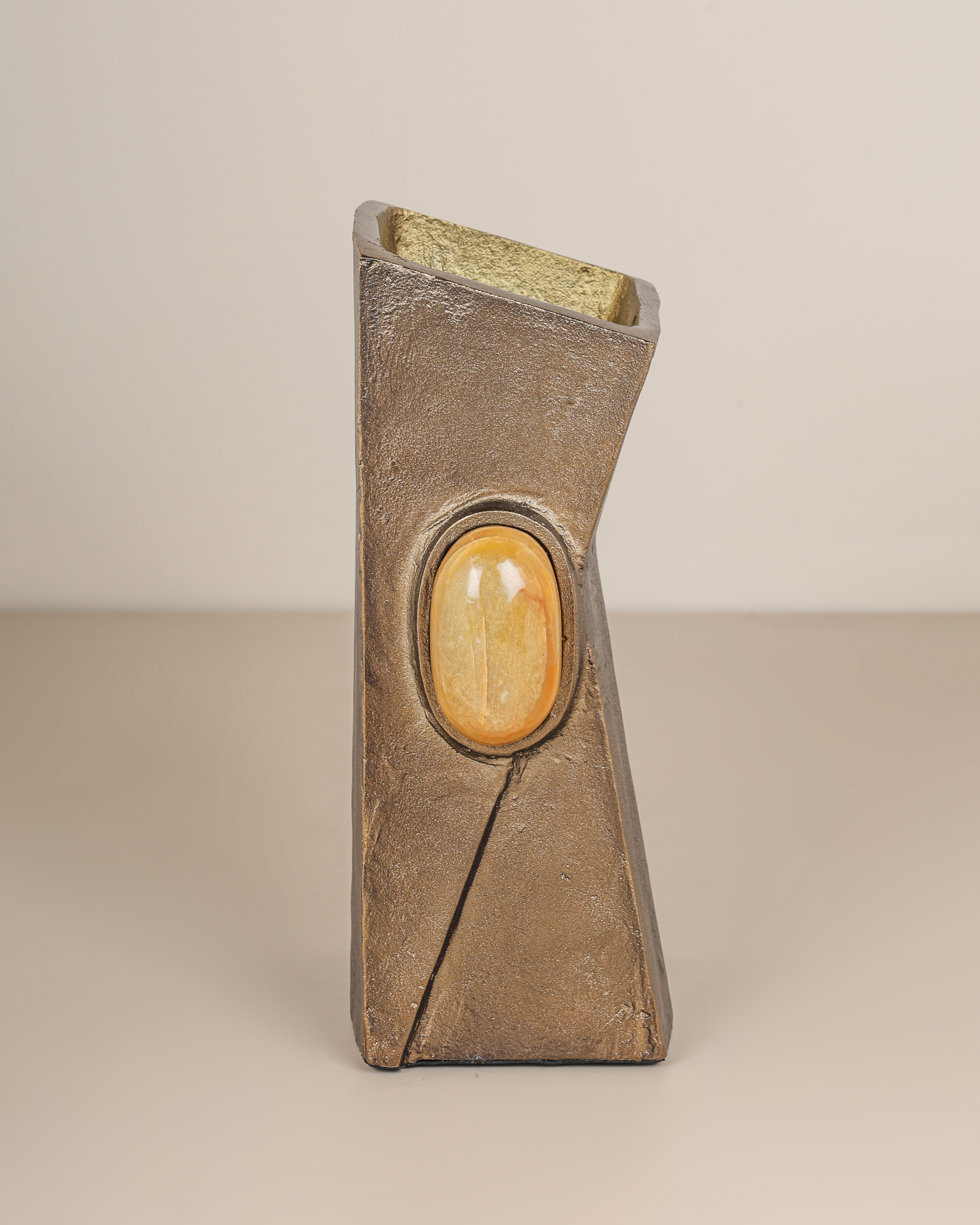 Kyros Table Top Vase