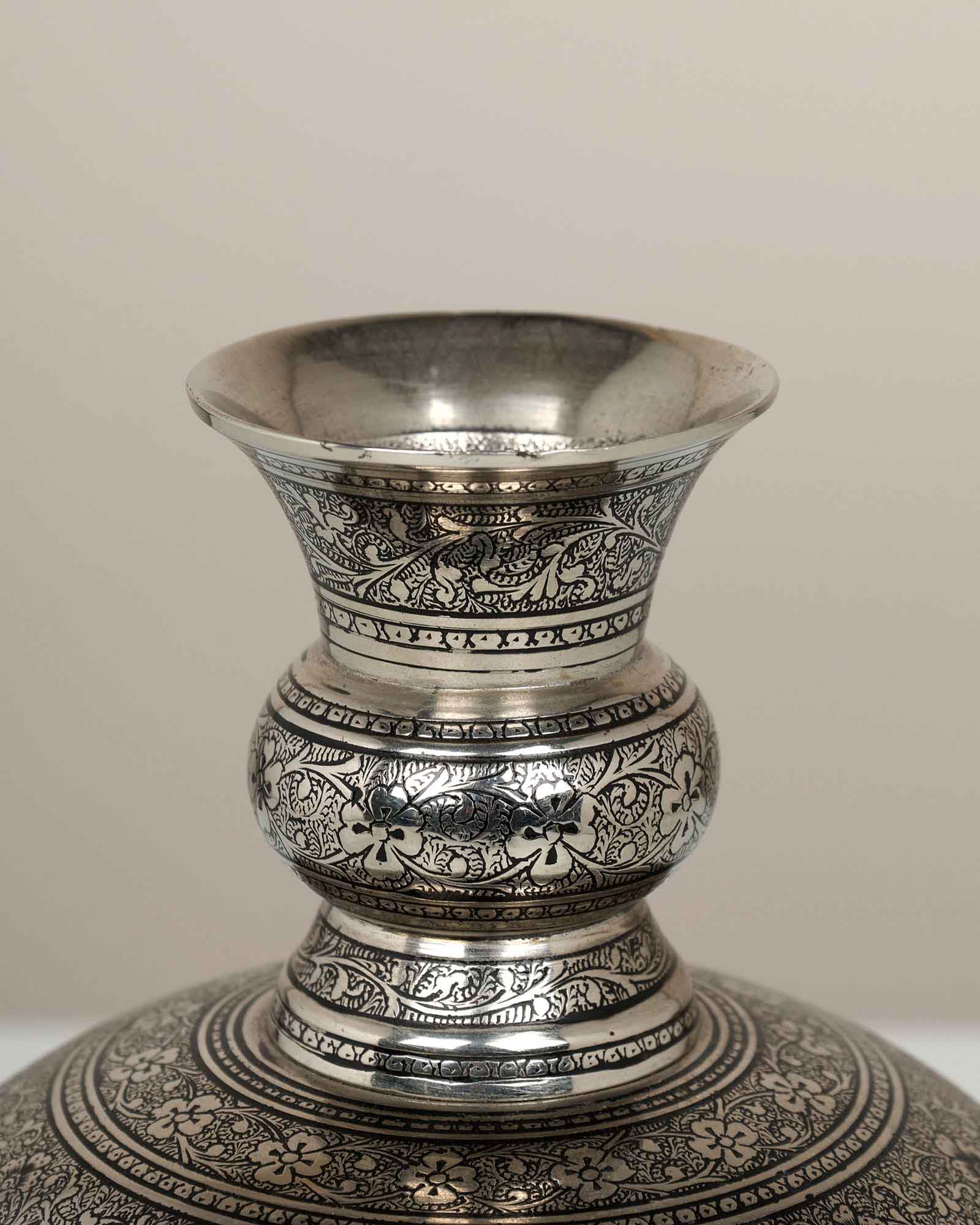 Aakara Vase – Handmade Flower Vase, Handcrafted Decorative Vase for Home Décor