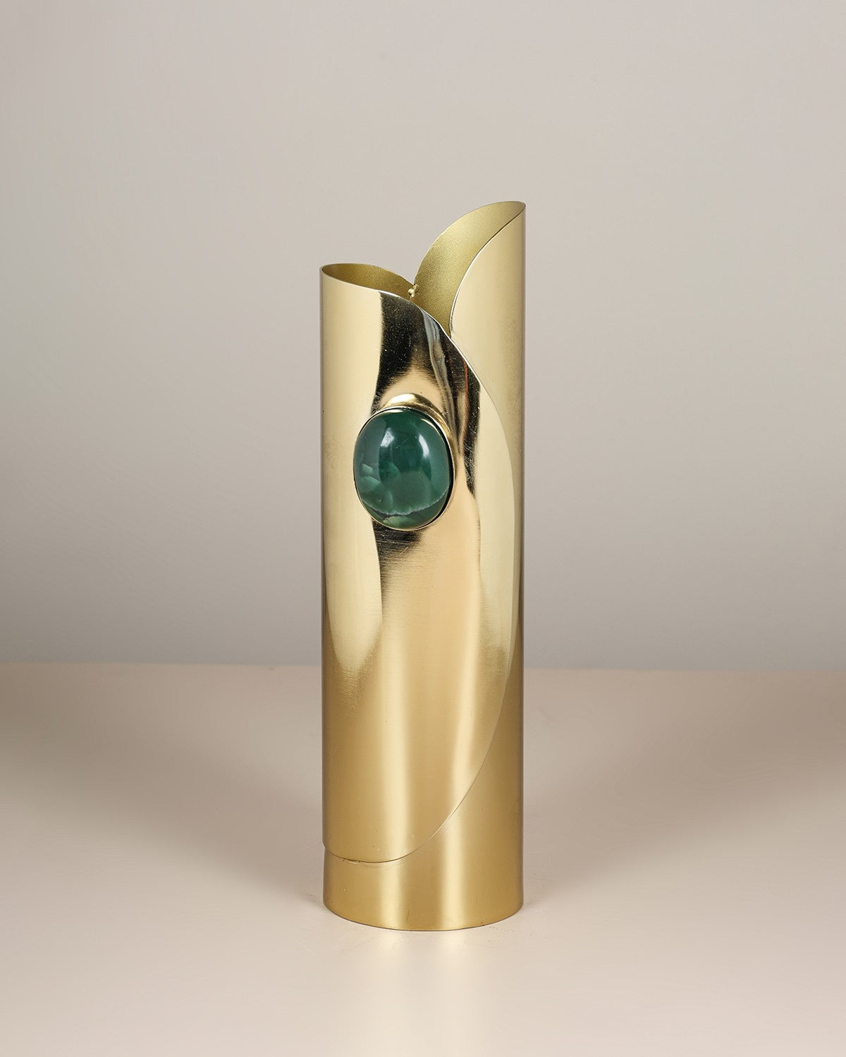 Sorin Table Top Vase – modern decorative table vase for home décor, table styling, and flower arrangements.