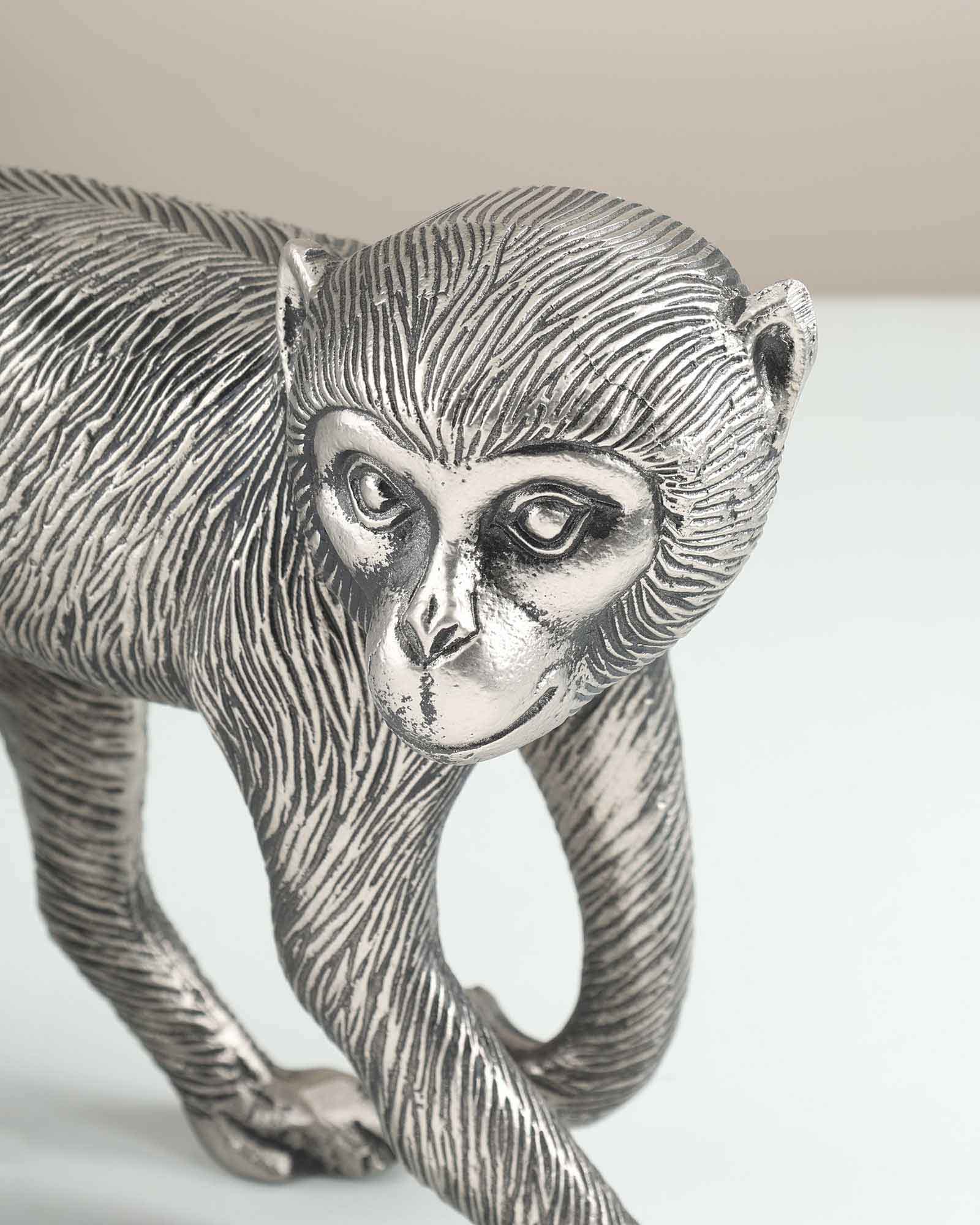 Mono Ant. Silver Table Decor