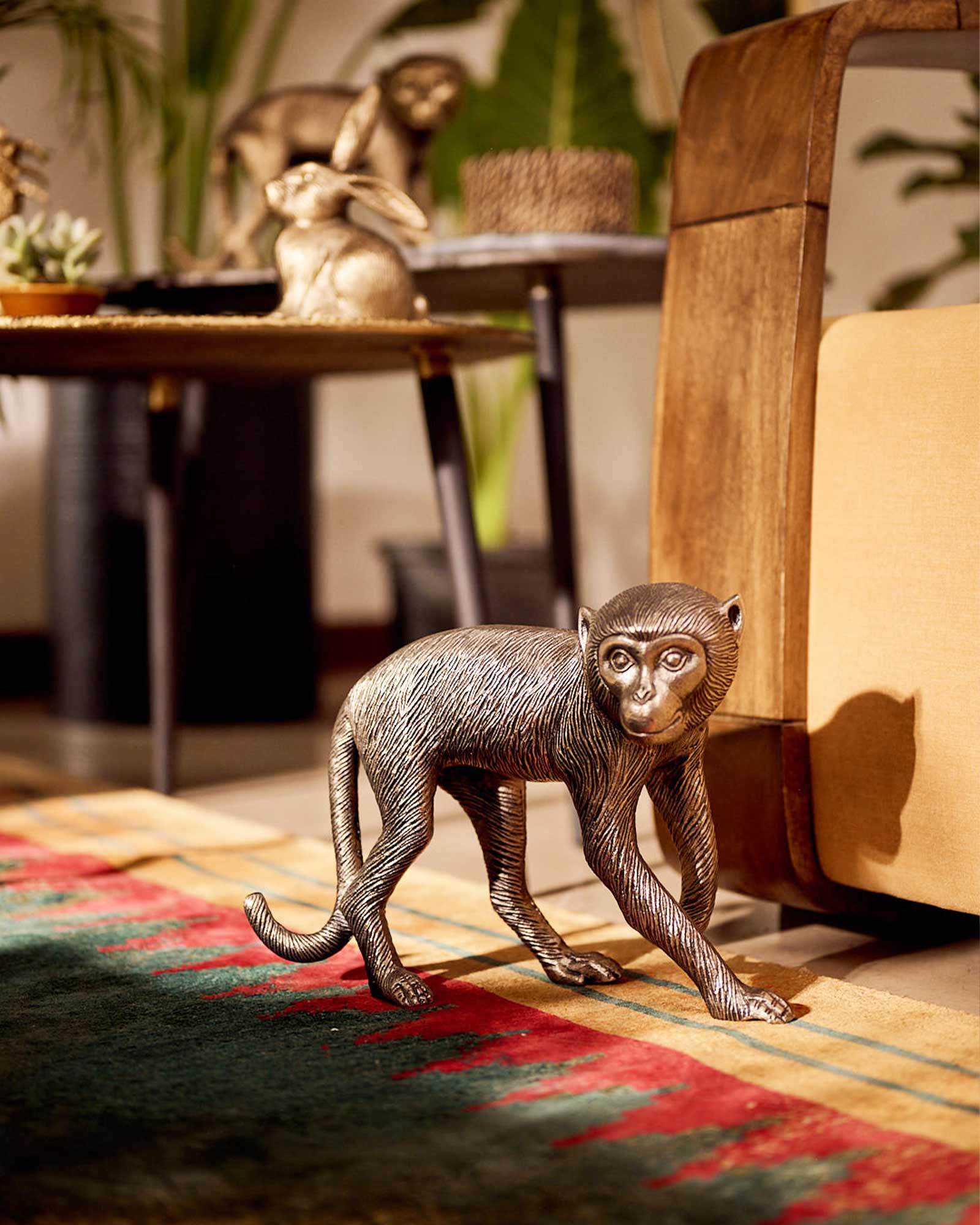 Mono Ant. Silver Table Decor