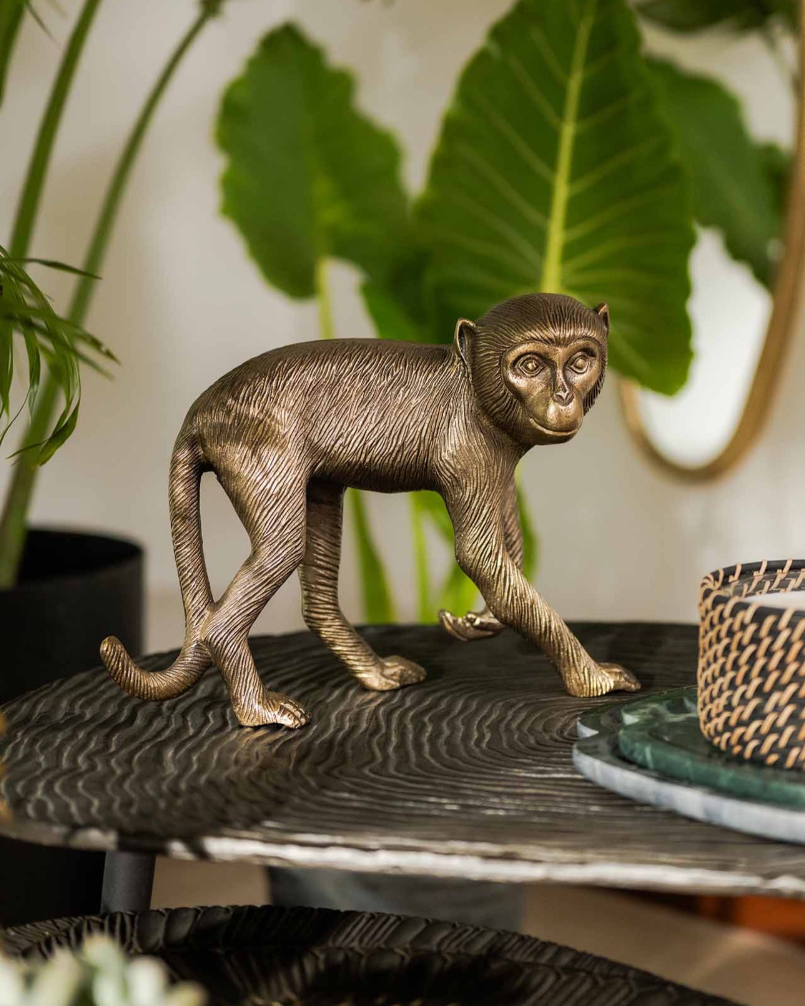 Mono Ant. Gold Table Decor